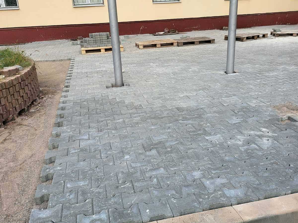 Amenajari curti cu sapaturi si nivelare in Miercurea Nirajului