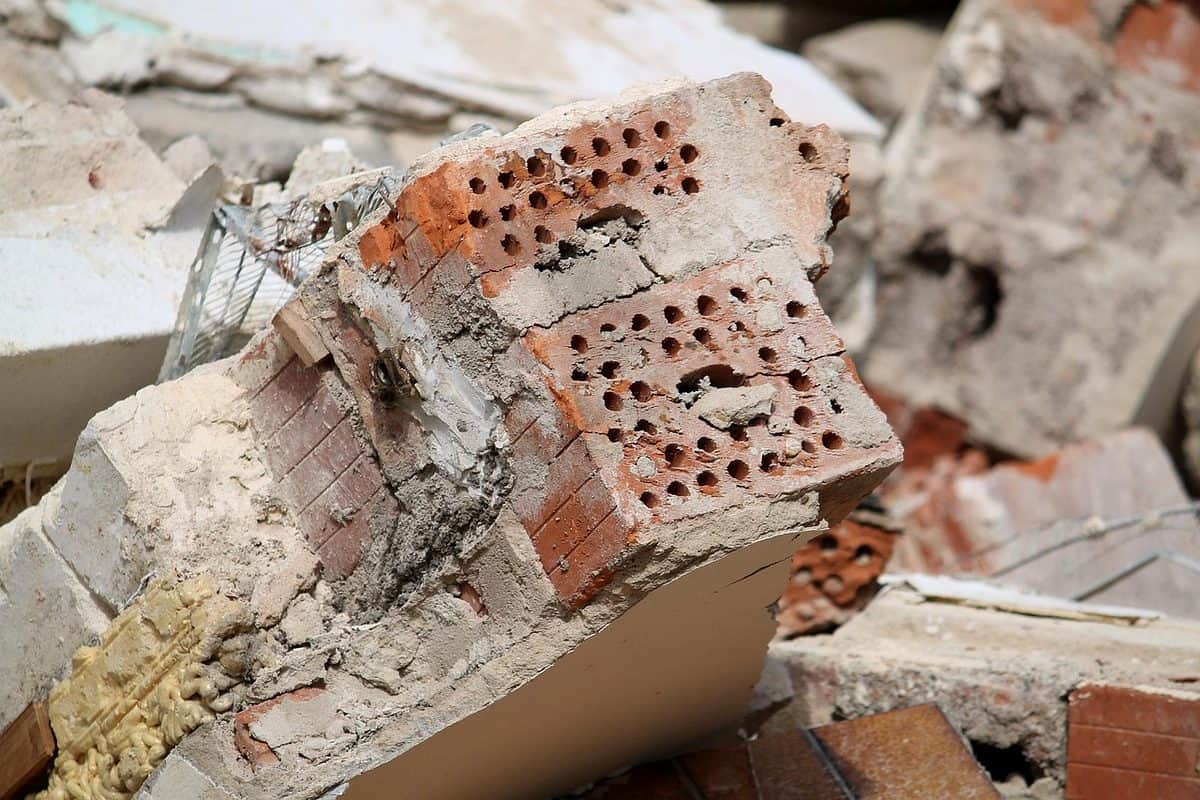 Demolari