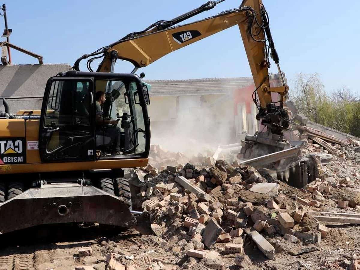 Excavari Mures pentru fundatii, santuri, curti si pregatire teren - imagine lucrare 6