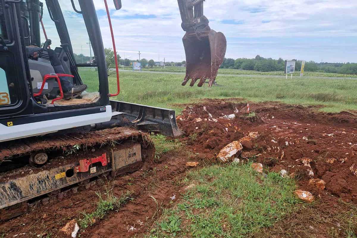 Excavari